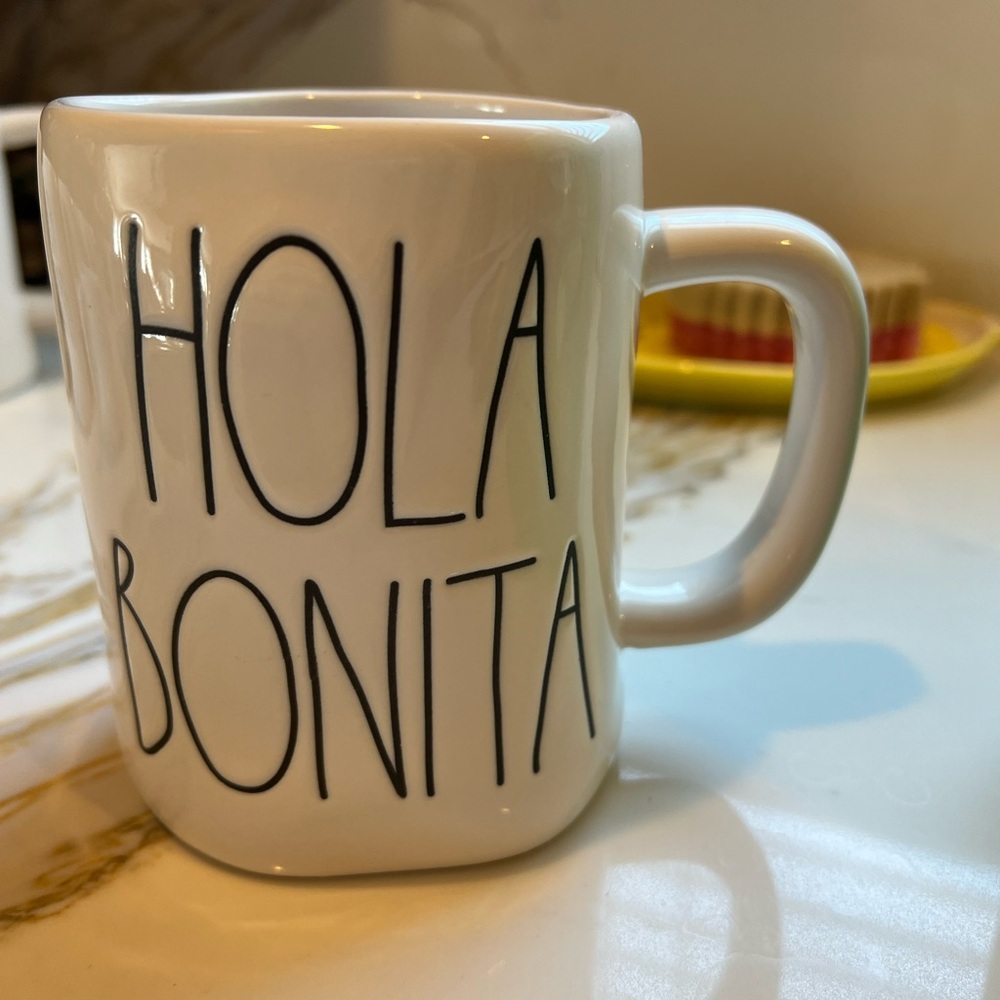 HOLA BONITA Rae Dunn mug